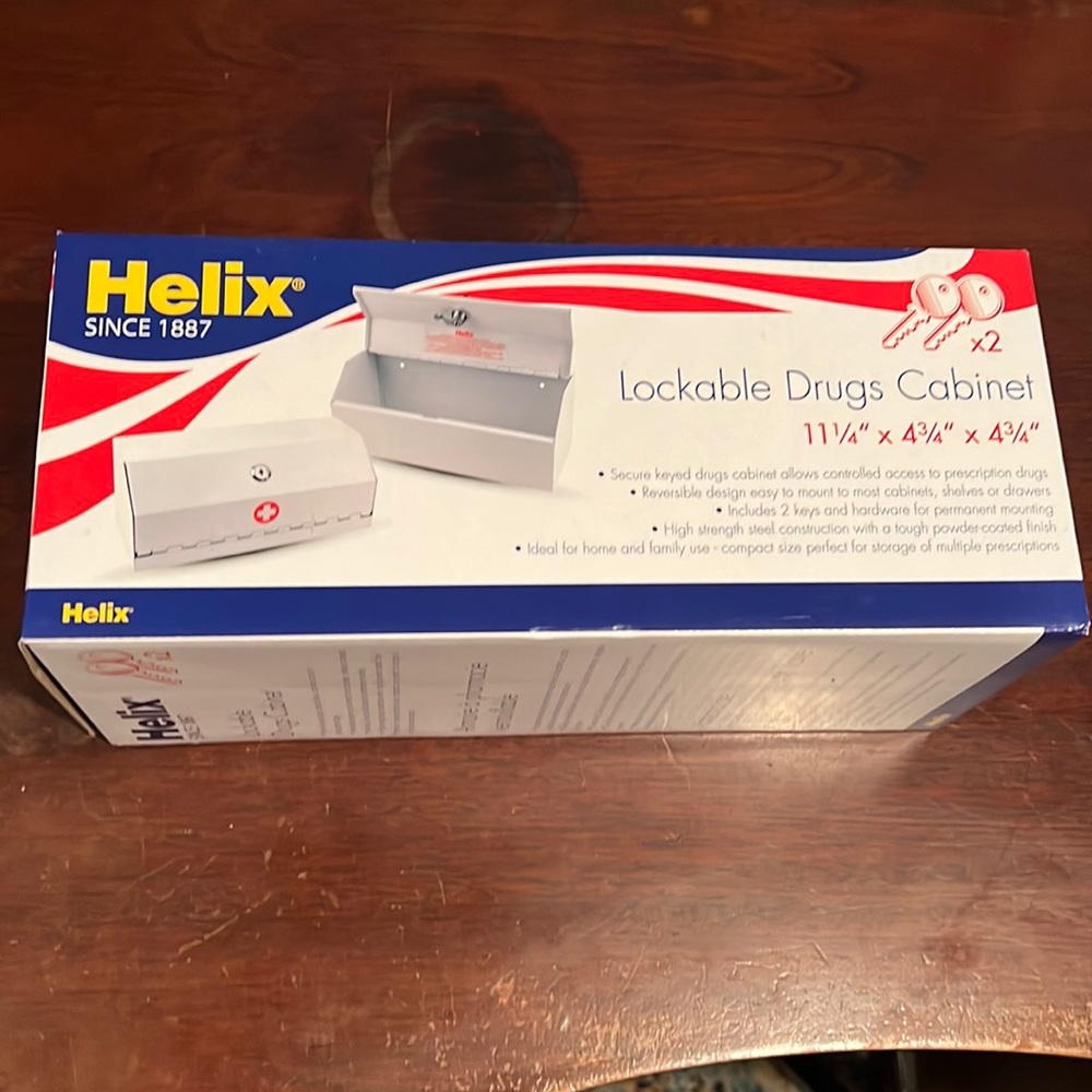 NWT Heimish Lockable Drugs Cabinet!